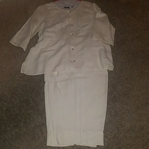 White linen Capri pant suit